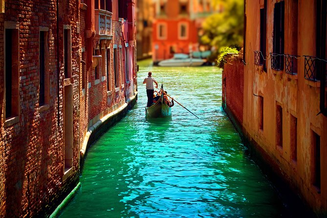 Classic 30-Minute Gondola Ride in Venice - Departure Location Confusion