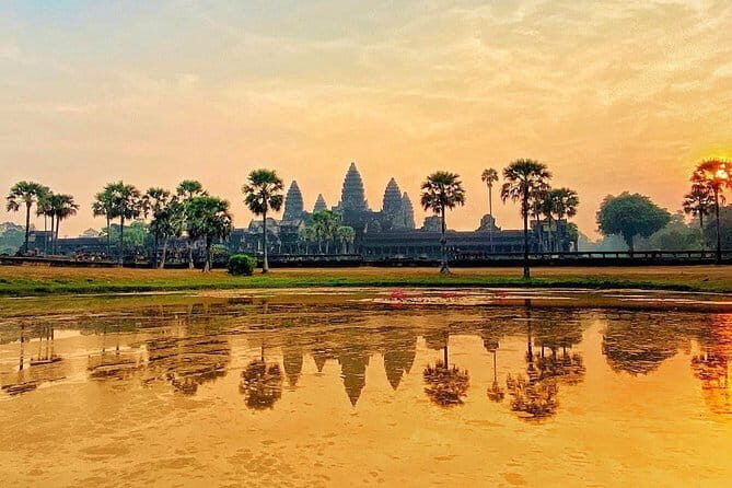 Classic Angkor Wat Sunrise Full Day Private Guide Tour - The Role of the Guides