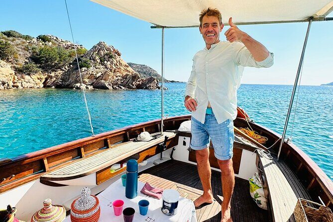 Classic boat tour to Tavolara and Molara with lunch. - FAQ