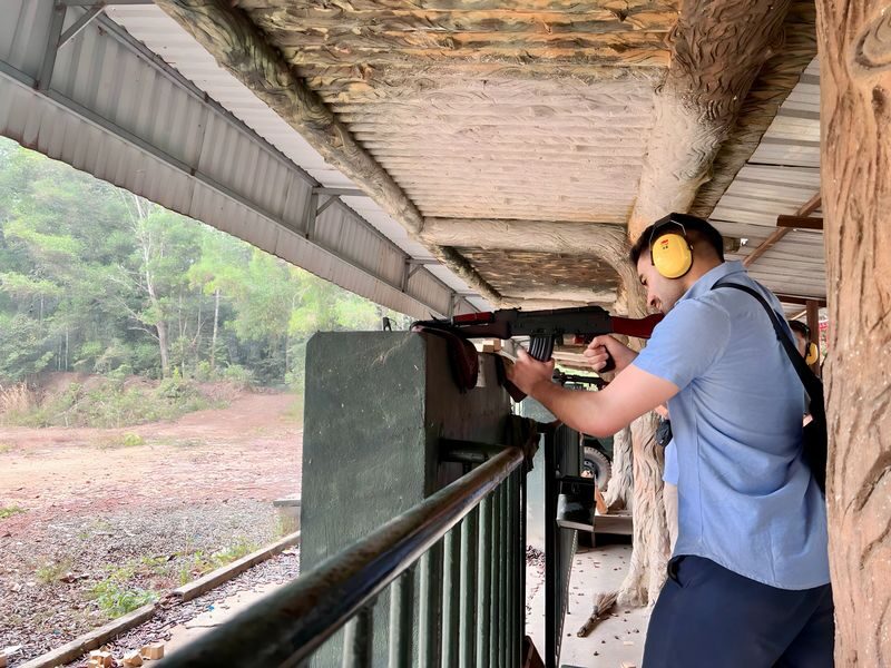 Classic Cu Chi Tunnels Tour - Choosing a Language and a Guide
