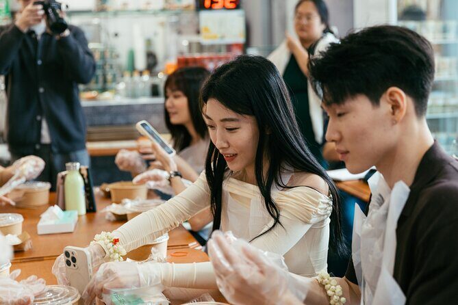 Classic Hawker Experience: Sample Local Favorite Hawker Food - The Experience from a Traveler’s Perspective