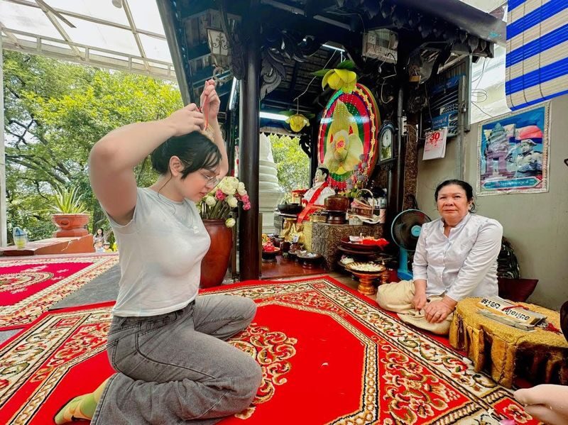 Classic Phnom Penh City Tour - Lunch is a break, but not part of the price