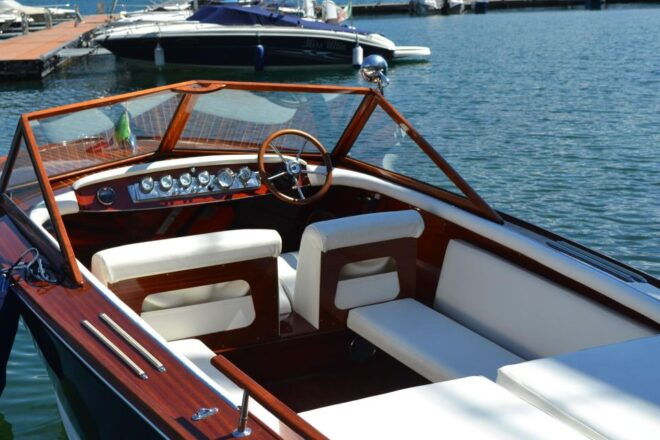 Classic Private Boat Tour Best Villas of Central Lake Como - Departure Point and Highlights