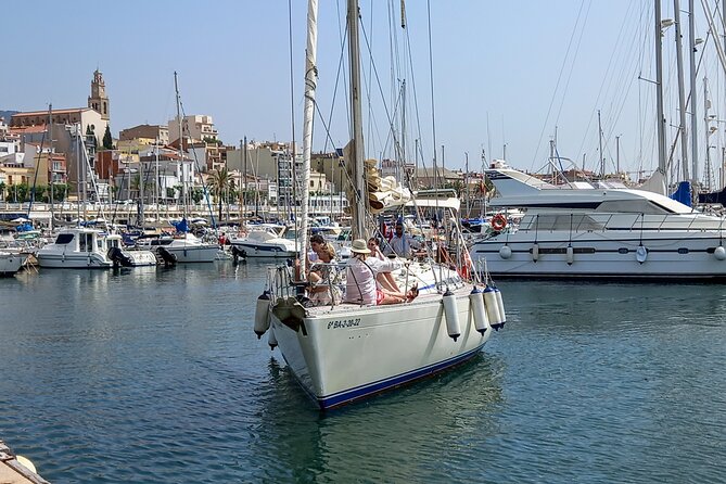 Classic Sail Barcelona & Sunset - Common Questions