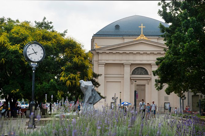 Classic Walk in Budapest Historical Center - Meeting and Pickup