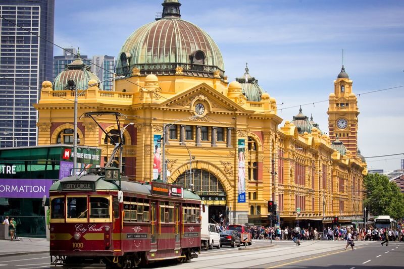 Classic Walking Tour of Melbourne - What the guide adds