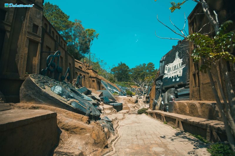 Clay Sculpture Tunnel Admission Ticket in Da Lat - What to Expect Along the Clay Sculpture Tunnel