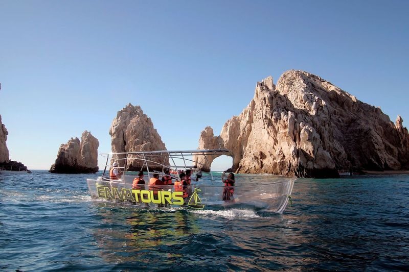 Clear Boat Ride and City Tour in Los Cabos - A clear-boat view of Cabo’s Arch
