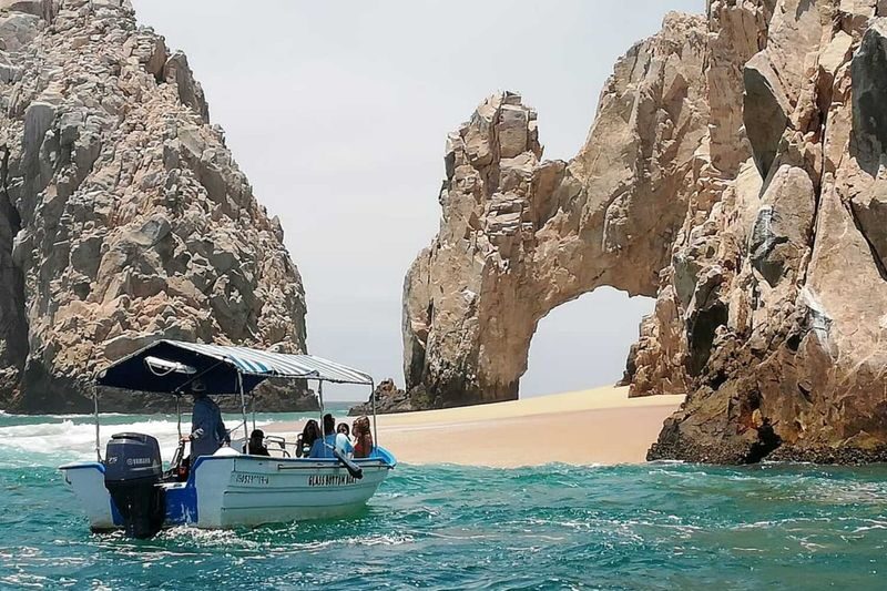 Clear Boat Ride and City Tour in Los Cabos - Glassblowing, from molten glass to finished art