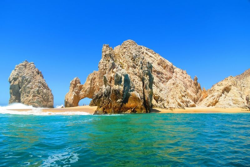 Clear Boat Ride at Los Cabos - Guides, photos and the feel of the trip