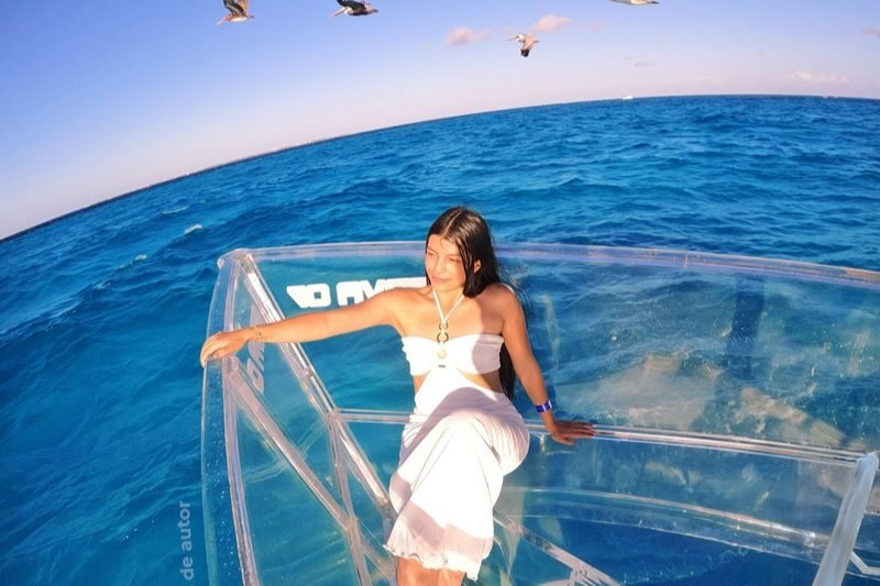 Clear Boat Ride in Isla Mujeres Cancun - From Marina Bartolomé to the water and back