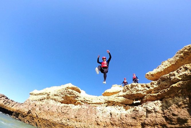 CLIFF JUMPING Tour - Coasteering in Albufeira - Inclusions