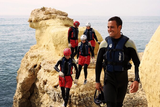 CLIFF JUMPING Tour - Coasteering in Albufeira - Expectations and Requirements