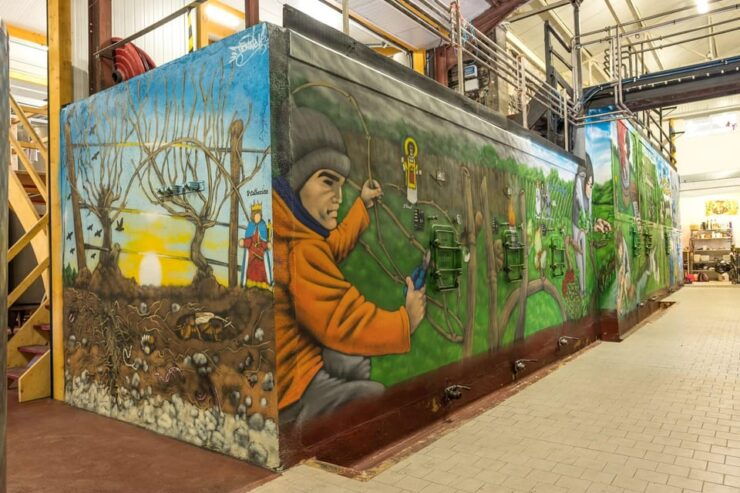 Clos Des Quarterons: Chai Doeuvres Wine & Street Art - Guided Winery Tour Experience