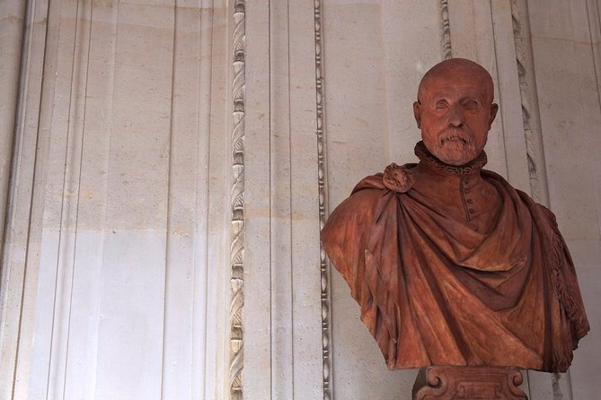 Closing Time At The Louvre: The Mona Lisa At Her Most Peaceful - Common Questions