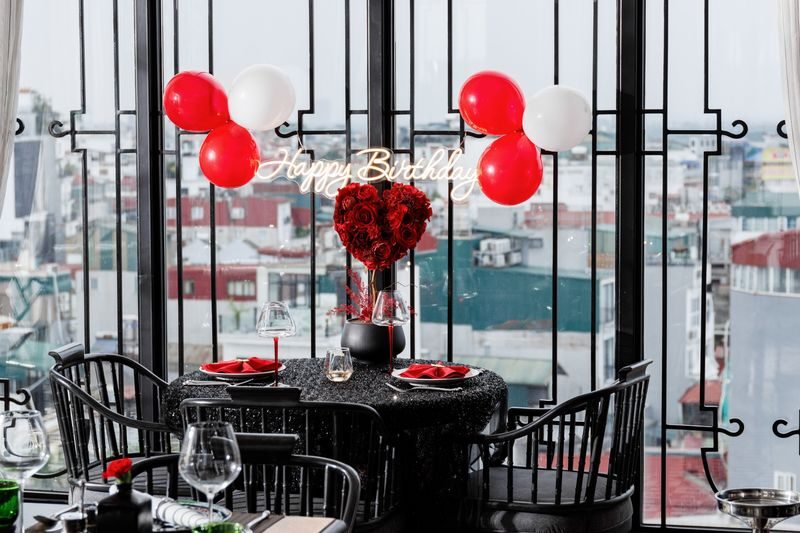 Cloud Nine Fine Dining in Hanoi: Skyline Views & Vietnamese Cuisine - Is the price worth it?