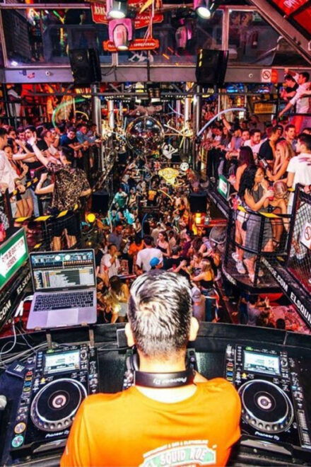 Club Crawl - Included Features