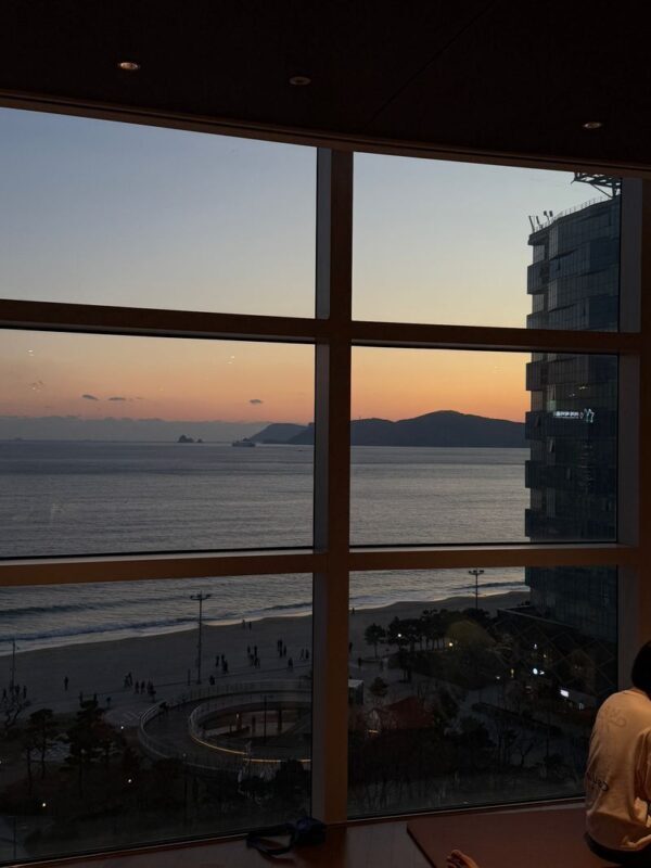 CLUBD OASIS Spa & Water Park Admission in Busan - Start with the water park, then slow down