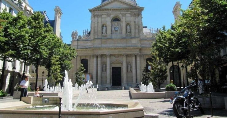 Cluez - Digital Treasure Hunt in the Latin Quarter - Good To Know