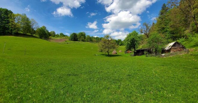 Cluj to Rosia: Day Trip to Ferrata and Pittoresque Country - Experience Highlights