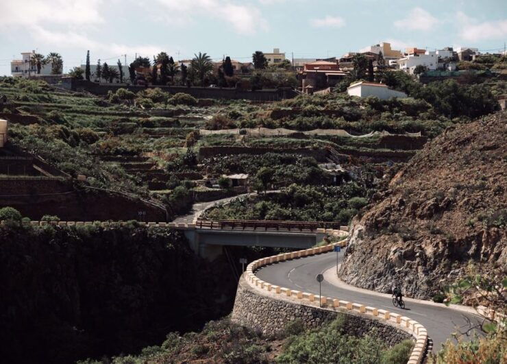 Coast to Mountains - Road Bike Tour - Tour Description