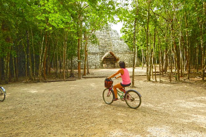 Coba Ruins and Punta Laguna Monkey Reserve Day Tour From Tulum - Wildlife Encounter at Punta Laguna