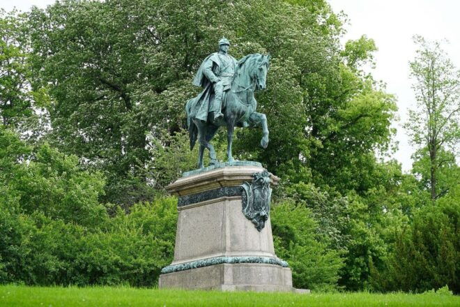 Coburg: Private Guided Walking Tour - Controversial History: Coburg and Hitler