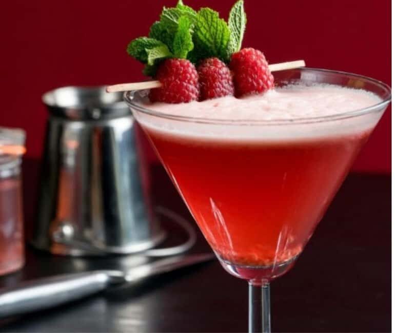 Cocktail Lovers Masterclass - An In-Depth Look at the Cocktail Masterclass Experience