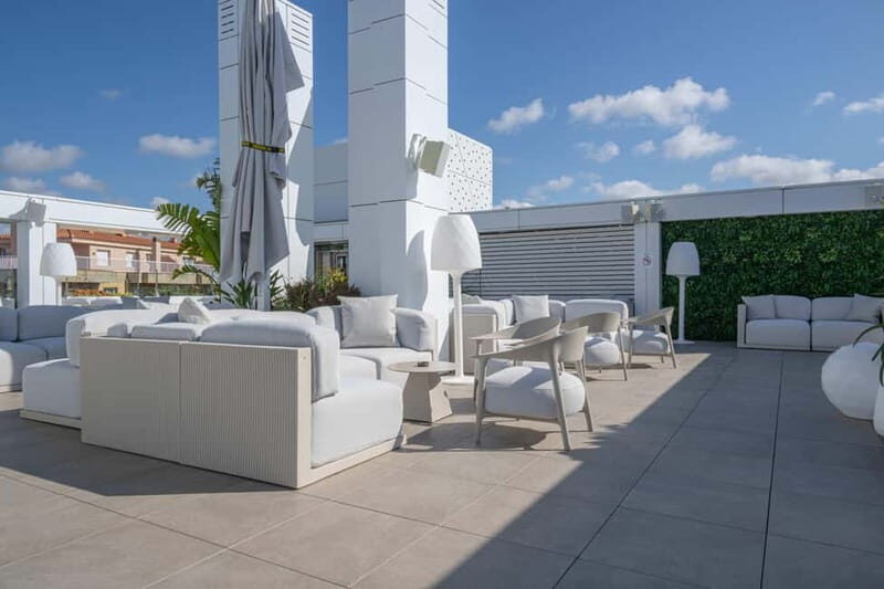 COCKTAIL WORKSHOP AT SUMMIT ROOFTOP - Authentic Insights from Travelers