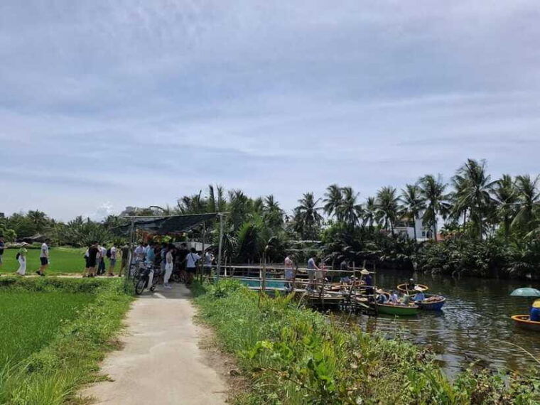 Coconut Boat Rowing in Thanh Dong Village - Suitability and Restrictions