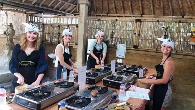 Coconut Oil Making And Traditional Salt Farm Experience in East Bali - Galiran market brings the ingredients into focus