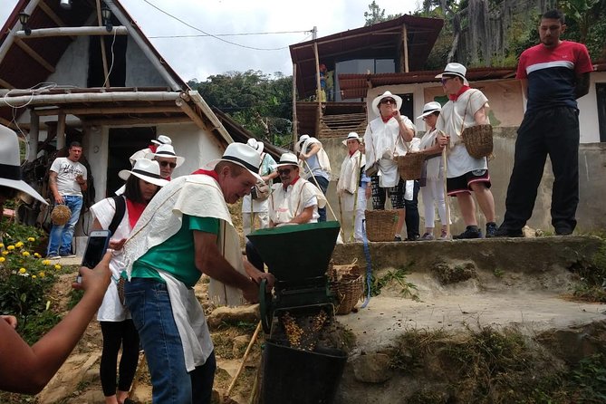 Coffee Tour & Comuna 13 & Cable Car - Tour Highlights