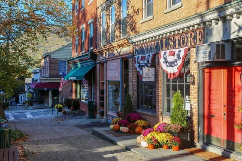 Cold Spring Town&Woodbury Outlets 1-day Tour From NY - Discovering Cold Spring: A Picturesque Victorian Village