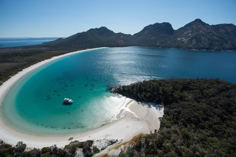Coles Bay to Wineglass Bay Sightseeing Cruise - What the Ploughman’s lunch adds