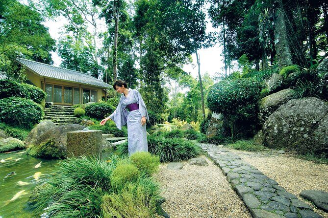 Colmar Tropicale French Village and Chin Swee Cave Private Tour - Who Should Consider This Tour?