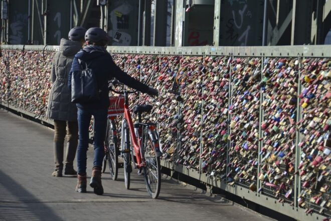 Cologne: 3-Hour Guided Bike Tour - Additional Information