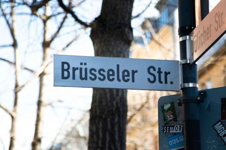 Cologne: Belgian Quarter and Kiosk Tour - Experience Highlights