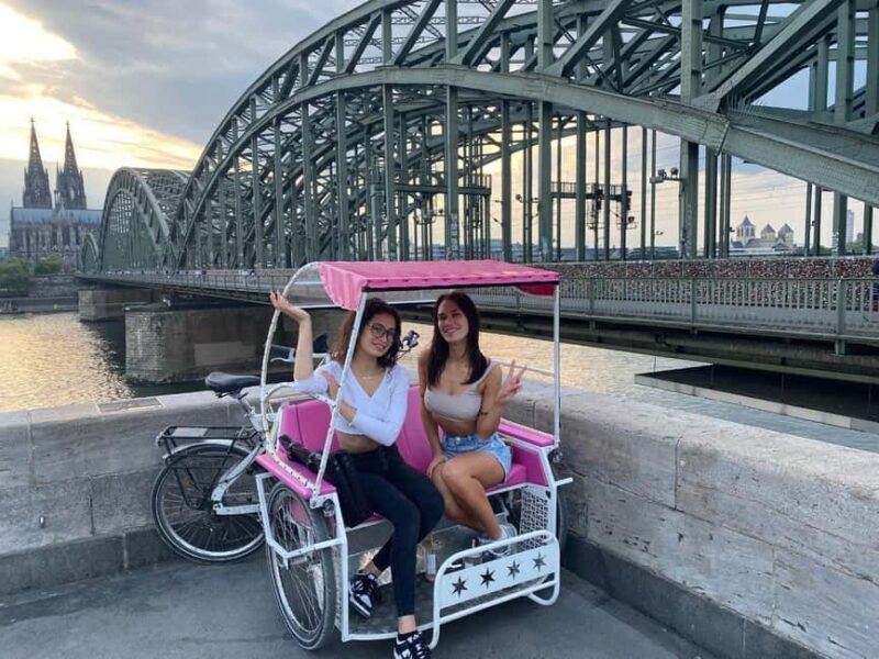 Cologne: E-Rickshaw Sightseeing Tour - City Tour - City Tour - Bike Taxi - Authentic Insights from Past Travelers