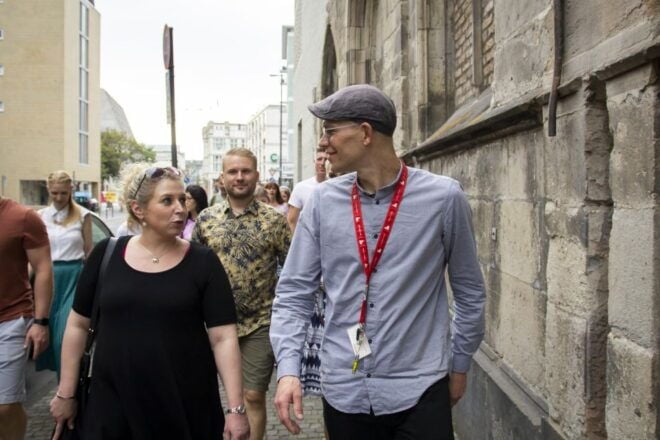 Cologne: Guided Highlights Tour With a Local - Selecting Participants and Date