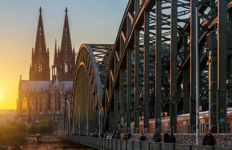 Cologne: Insta-Perfect Walk With a Local - Pricing Details