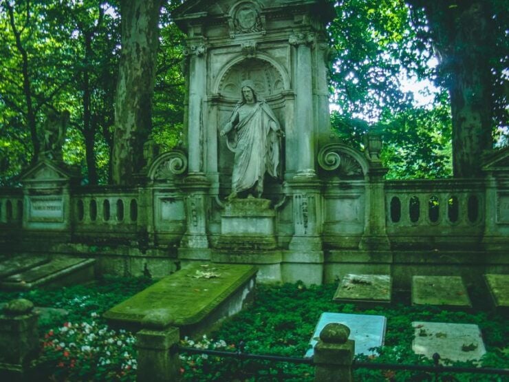 Cologne: Melaten Cemetery With Old Town Private Tour - Activity Details
