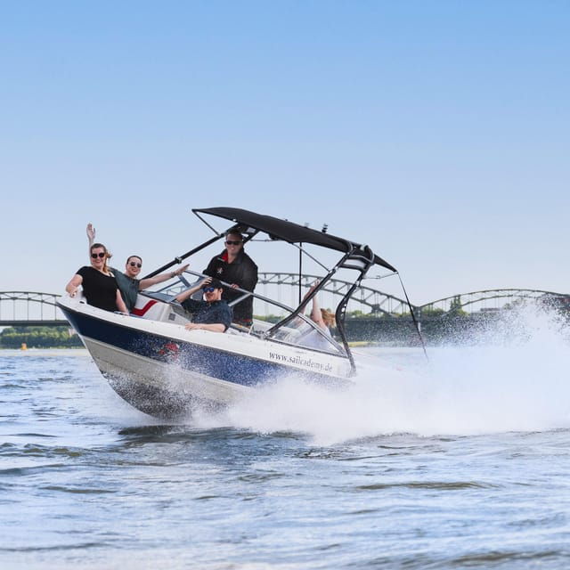 Cologne: Motorboat taster course - Good To Know
