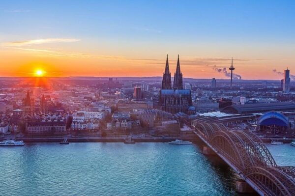 Cologne: Must-See Attractions Walking Tour - Customer Reviews and Ratings