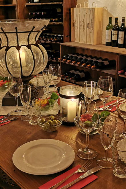 Cologne-Nippes: Gourmet Wine Tasting With Cheese Platter - Itinerary Highlights