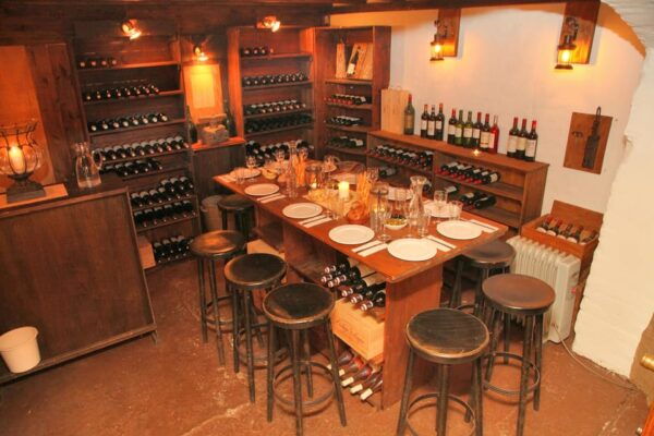 Cologne-Nippes: Gourmet Wine Tasting With Cheese Platter - Upcoming Dates