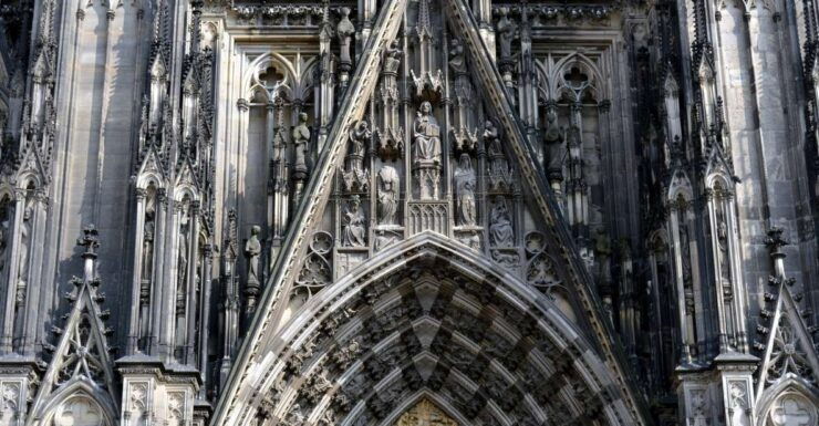 Cologne: Old Town Historical Walking Tour With GEO Epoche - Activity Details