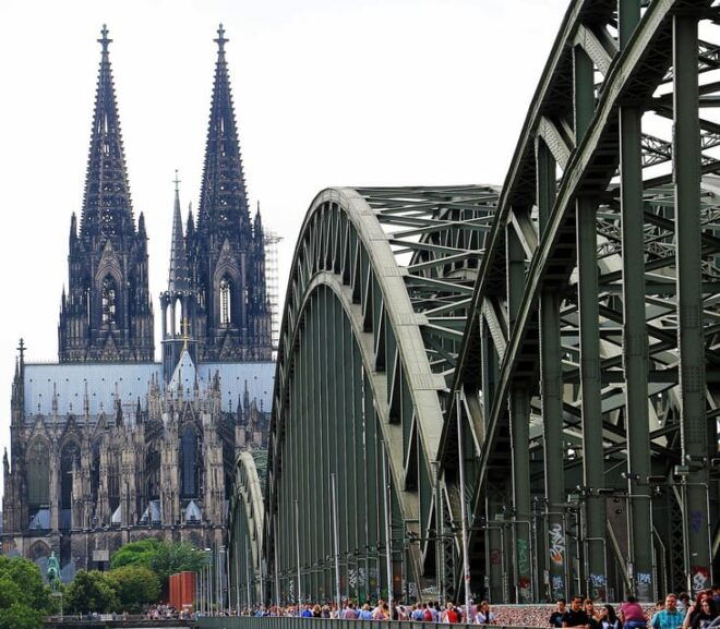 Cologne Private Guided City Highlights Tour - Cultural Experiences in Cologne