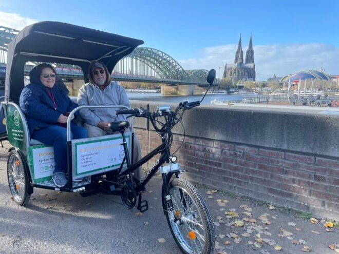 Cologne: Private Rickshaw Tour - Language Options and Guide Availability