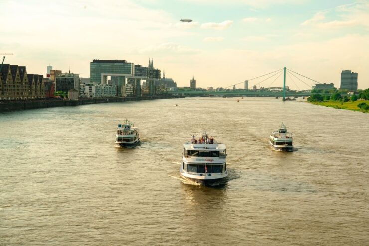 Cologne: Rhine River Cruise Through the Old Town - Experience on the Rhine River Cruise