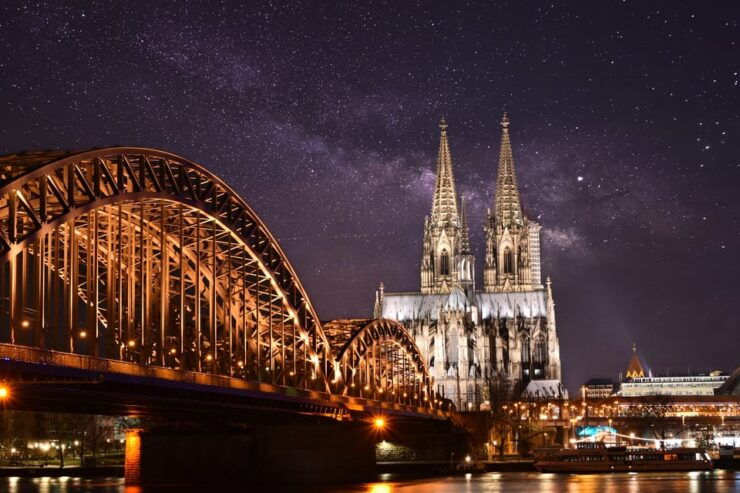 Cologne: Rhine River Winter Cruise With Festive Music - Key Points